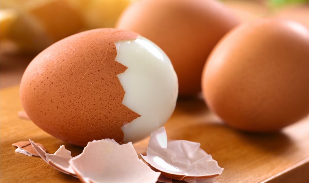 Сколько калорий в вареном яйце?