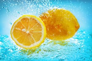 лимон и вода 