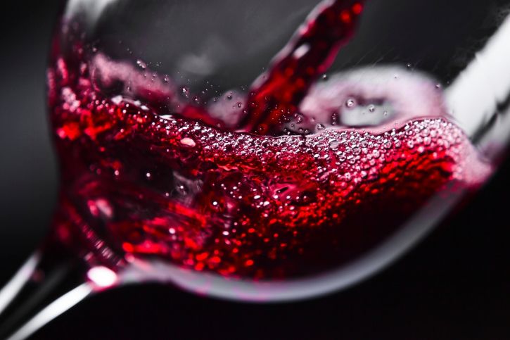 Красное вино при гипертонии: рецепт от давления